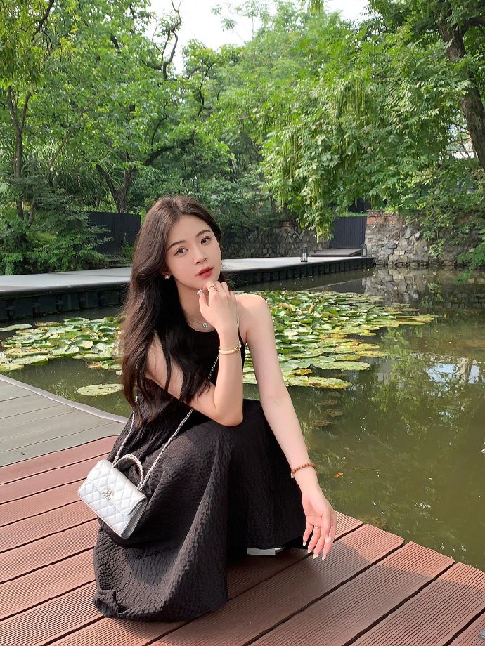 邹市明投资失利，7年亏损两亿，直播还债婚姻堪忧
